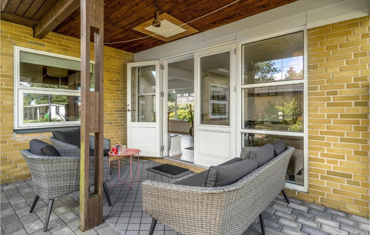 Nice Home In Billund With Kitchen Exteriör bild
