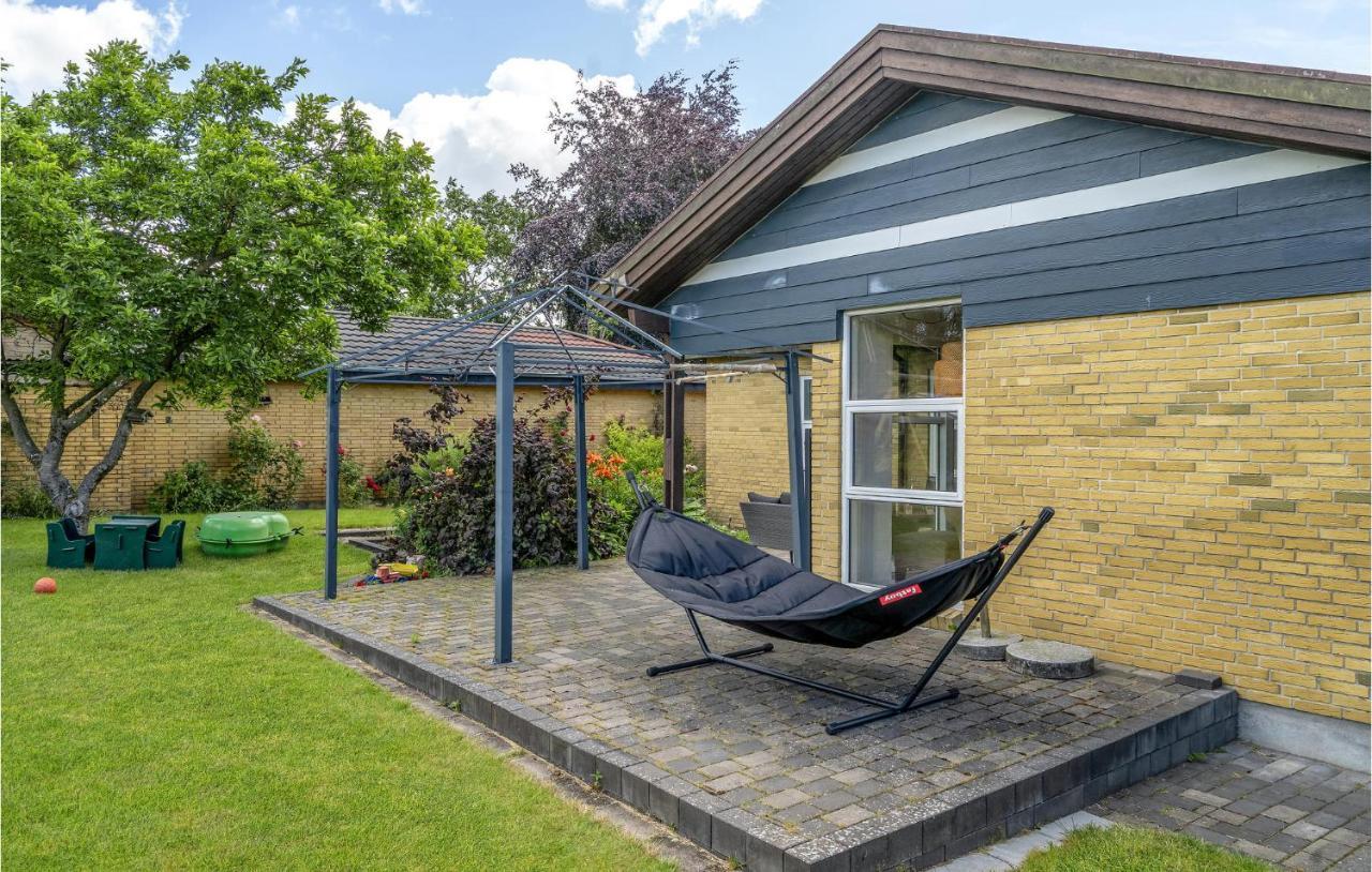 Nice Home In Billund With Kitchen Exteriör bild