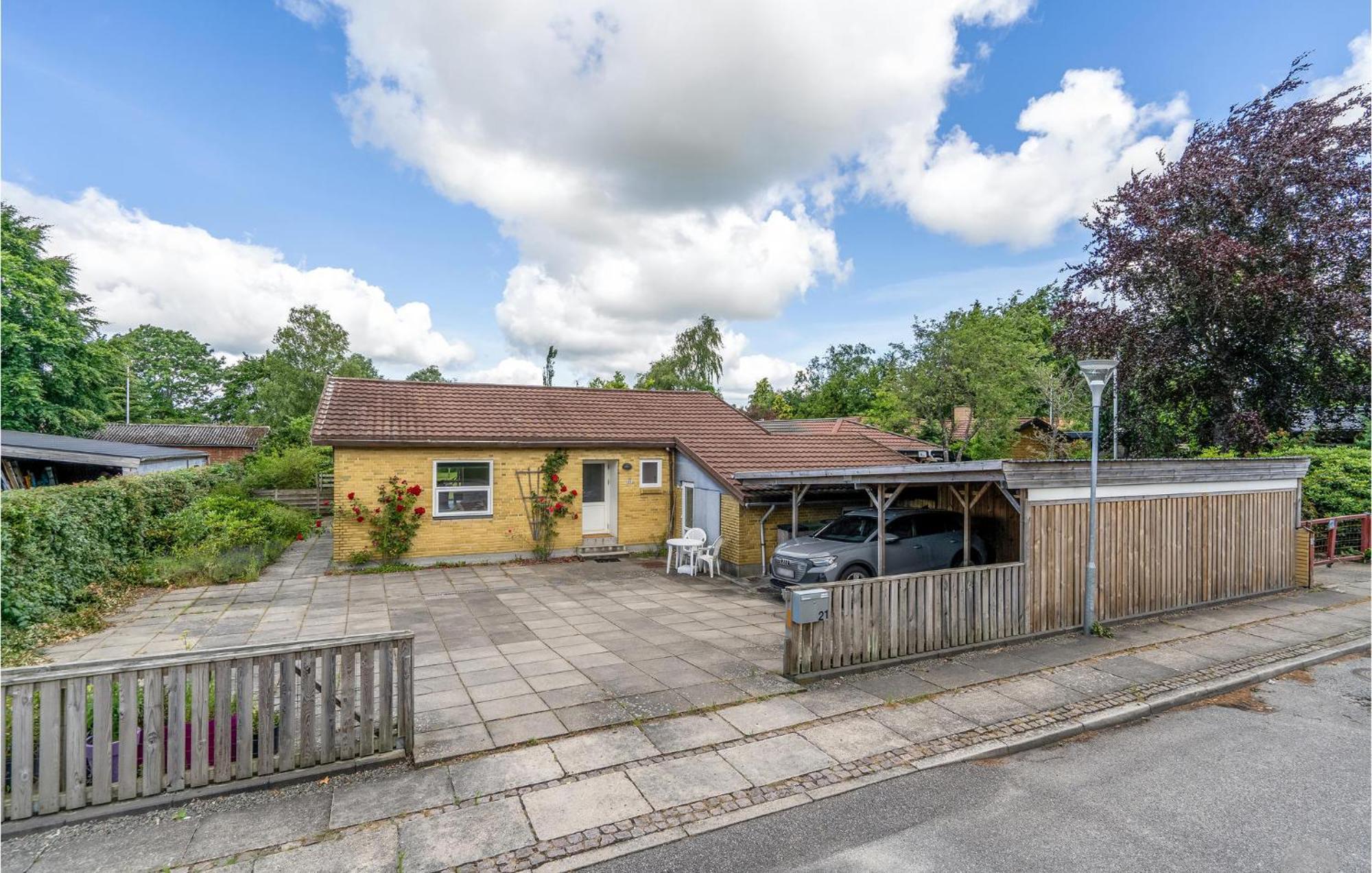Nice Home In Billund With Kitchen Exteriör bild